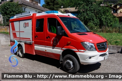 Mercedes-Benz Sprinter 4x4 III serie restyle
Vigili del Fuoco
Unione Distrettuale di Fiemme
Corpo Volontario di Molina di Fiemme (TN)
Allestimento Kofler Fahrzeugbau
VF 6D1 TN
Parole chiave: Mercedes-Benz Sprinter_4x4_IIIserie_restyle VF6D1TN