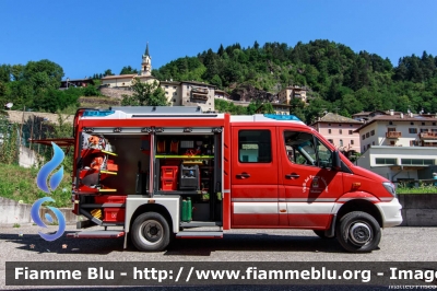 Mercedes-Benz Sprinter 4x4 III serie restyle
Vigili del Fuoco
Unione Distrettuale di Fiemme
Corpo Volontario di Molina di Fiemme (TN)
Allestimento Kofler Fahrzeugbau
VF 6D1 TN
Parole chiave: Mercedes-Benz Sprinter_4x4_IIIserie_restyle VF6D1TN