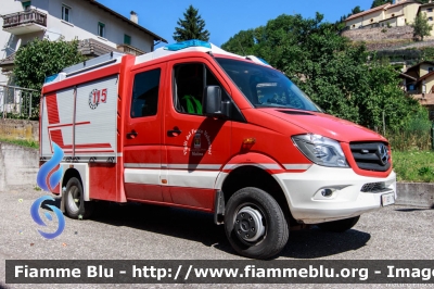 Mercedes-Benz Sprinter 4x4 III serie restyle
Vigili del Fuoco
Unione Distrettuale di Fiemme
Corpo Volontario di Molina di Fiemme (TN)
Allestimento Kofler Fahrzeugbau
VF 6D1 TN
Parole chiave: Mercedes-Benz Sprinter_4x4_IIIserie_restyle VF6D1TN