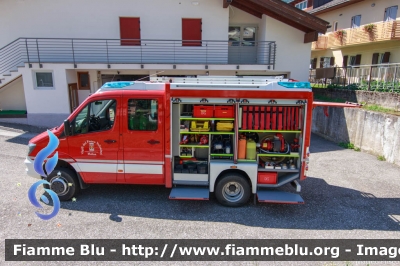 Mercedes-Benz Sprinter 4x4 III serie restyle
Vigili del Fuoco
Unione Distrettuale di Fiemme
Corpo Volontario di Molina di Fiemme (TN)
Allestimento Kofler Fahrzeugbau
VF 6D1 TN
Parole chiave: Mercedes-Benz Sprinter_4x4_IIIserie_restyle VF6D1TN