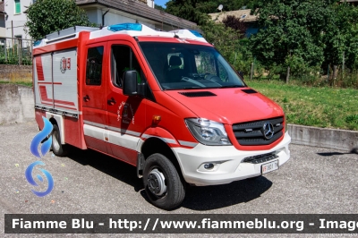 Mercedes-Benz Sprinter 4x4 III serie restyle
Vigili del Fuoco
Unione Distrettuale di Fiemme
Corpo Volontario di Molina di Fiemme (TN)
Allestimento Kofler Fahrzeugbau
VF 6D1 TN
Parole chiave: Mercedes-Benz Sprinter_4x4_IIIserie_restyle VF6D1TN