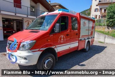 Mercedes-Benz Sprinter 4x4 III serie restyle
Vigili del Fuoco
Unione Distrettuale di Fiemme
Corpo Volontario di Molina di Fiemme (TN)
Allestimento Kofler Fahrzeugbau
VF 6D1 TN
Parole chiave: Mercedes-Benz Sprinter_4x4_IIIserie_restyle VF6D1TN