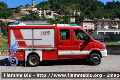 Mercedes-Benz Sprinter 4x4 III serie restyle
Vigili del Fuoco
Unione Distrettuale di Fiemme
Corpo Volontario di Molina di Fiemme (TN)
Allestimento Kofler Fahrzeugbau
VF 6D1 TN
Parole chiave: Mercedes-Benz Sprinter_4x4_IIIserie_restyle VF6D1TN