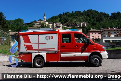 Mercedes-Benz Sprinter 4x4 III serie restyle
Vigili del Fuoco
Unione Distrettuale di Fiemme
Corpo Volontario di Molina di Fiemme (TN)
Allestimento Kofler Fahrzeugbau
VF 6D1 TN
Parole chiave: Mercedes-Benz Sprinter_4x4_IIIserie_restyle VF6D1TN