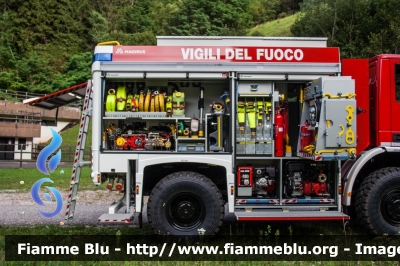 Iveco EuroCargo 150E30 4x4 III serie
Vigili del Fuoco
Distretto di Trento
Corpo Volontario di Sover (TN)
Allestimento Magirus
VF 6D3 TN
Parole chiave: Iveco EuroCargo_150E30_4x4_III_serie VF6D3TN