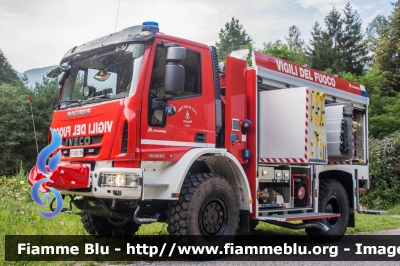 Iveco EuroCargo 150E30 4x4 III serie
Vigili del Fuoco
Distretto di Trento
Corpo Volontario di Sover (TN)
Allestimento Magirus
VF 6D3 TN
Parole chiave: Iveco EuroCargo_150E30_4x4_III_serie VF6D3TN