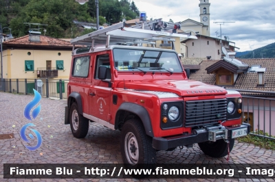 Land Rover Defender 90
Vigili del Fuoco
Distretto di Trento
Corpo Volontario di Grauno (TN)
VF 6E1 TN
Parole chiave: Land_Rover Defender_90 VF6E1TN