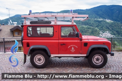 Land Rover Defender 90
Vigili del Fuoco
Distretto di Trento
Corpo Volontario di Grauno (TN)
VF 6E1 TN
Parole chiave: Land_Rover Defender_90 VF6E1TN