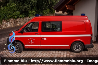 Volkswagen Transporter T5
Vigili del Fuoco
Unione distrettuale di Cles
Corpo Volontario di Tres (TN)
VF 7A6 TN
Parole chiave: Volkswagen Transporter_T5 VF7A6TN