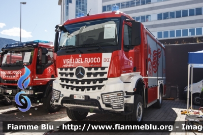 Mercedes-Benz Arocs 1843 4x4
Vigili del Fuoco
Distretto di Trento
Corpo Volontario di Lavarone
Allestimento Kofler
VF 7D4 TN
Parole chiave: Mercedes-Benz Arocs_1843_4x4 VF7D4TN Civil_Protect_2018