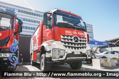 Mercedes-Benz Arocs 1843 4x4
Vigili del Fuoco
Distretto di Trento
Corpo Volontario di Lavarone
Allestimento Kofler
VF 7D4 TN
Parole chiave: Mercedes-Benz Arocs_1843_4x4 VF7D4TN Civil_Protect_2018