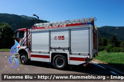 Iveco EuroCargo 150E30 4x4 III serie
Vigili del Fuoco
Distretto di Fiemme
Corpo Volontario di Castello di Fiemme (TN)
AutoPompaSerbatoio allestimento Iveco-Magirus
VF 7E7 TN
Parole chiave: Iveco EuroCargo_150E30_4x4_IIIserie VF7E7TN