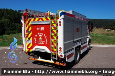 Iveco EuroCargo 150E30 4x4 III serie
Vigili del Fuoco
Distretto di Fiemme
Corpo Volontario di Castello di Fiemme (TN)
AutoPompaSerbatoio allestimento Iveco-Magirus
VF 7E7 TN
Parole chiave: Iveco EuroCargo_150E30_4x4_IIIserie VF7E7TN