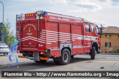 Volvo FM 400 4x4 II serie
Vigili del Fuoco
Unione Distrettuale di Fondo
Corpo Volontario di Fondo (TN)
AutoPompaSerbatoio
allestimento Ziegler
VF 8A0 TN
Parole chiave: Volvo FM_400_4x4_IIserie VF8A0TN