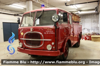 Fiat 662n1
Vigili del Fuoco
Distretto di Trento
Corpo Volontario di Cembra (TN)
mezzo appartenuto in precedenza al 
Corpo Volontario di Faver (TN)
VF 8F1 TN
* Mezzo Storico *
Parole chiave: Fiat 662n1 VF8F1TN