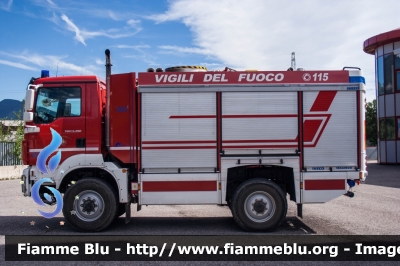 Man TGM 13.280 4x4 II serie
Vigili del Fuoco
Unione distrettuale di Cles
Corpo Volontario di Tuenno (TN)
AutoPompa allestimento Iveco Magirus
VF 8H2 TN
Parole chiave: Man TGM_13.280_4x4_II_serie VF8H2TN