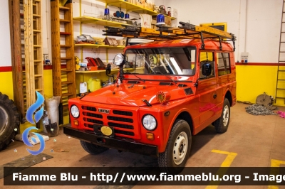 Fiat Campagnola II serie
Vigili del Fuoco
Unione distrettuale di Cles
Corpo Volontario di Smarano (TN)
* Storica *
VF 8T2 TN
Parole chiave: Fiat Campagnola_IIserie VF8T2TN