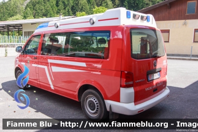 Volkswagen Transporter T5 restyle
Vigili del Fuoco
Unione Distrettuale di Fiemme
Corpo Volontario di Predazzo (TN)
allestimento Rosenbauer
VF 9H8 TN
Parole chiave: Volkswagen Transporter_T5_restyle VF9H8TN