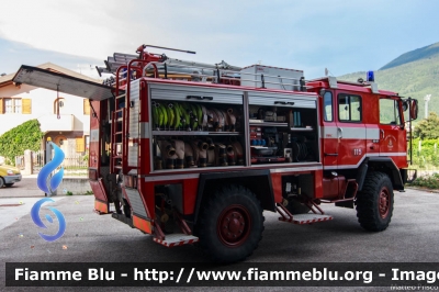 Iveco PC 80-17
Vigili del Fuoco
Distretto di Trento
Corpo Volontario di Cembra (TN)
allestimento BAI
VF A66 TN
Parole chiave: Iveco PC 80-17 VFA66TN