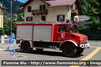 Mercedes Benz Unimog U1300L
Vigili del Fuoco
Distretto di Fiemme
Corpo Volontario di Moena (TN)
allestimento Ziegler
VF B73 TN
Parole chiave: Mercedes_Benz Unimog_U1300L VFB73TN