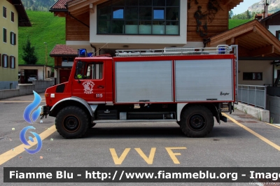 Mercedes Benz Unimog U1300L
Vigili del Fuoco
Distretto di Fiemme
Corpo Volontario di Moena (TN)
allestimento Ziegler
VF B73 TN
Parole chiave: Mercedes_Benz Unimog_U1300L VFB73TN