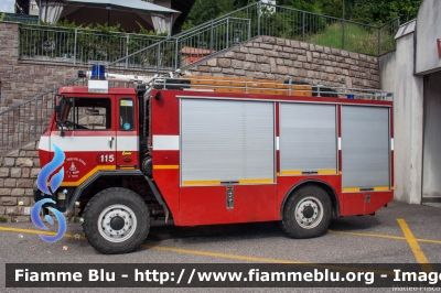 Iveco PC80-17
Vigili del Fuoco
Unione Distrettuale di Trento
Corpo Volontario di Segonzano (TN)
allestito Fulmix
VF C67 TN
Parole chiave: Iveco PC80-17 VFC67TN