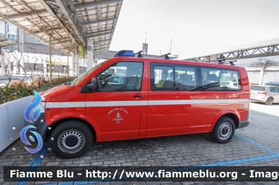 Volkswagen Transporter T5
Vigili del Fuoco
Distretto della Vallagarina
Corpo Volontario di Nomi (TN)
VF C76 TN
Parole chiave: Volkswagen Transporter_T5 VFC76TN