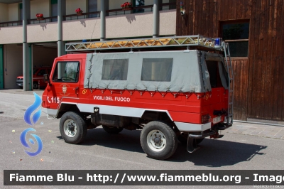 Laverda x4
Vigili del Fuoco
Distretto di Fiemme
Corpo Volontario di Cavalese (TN)
VF D67 TN
Parole chiave: Laverda 4x4 VFD67TN