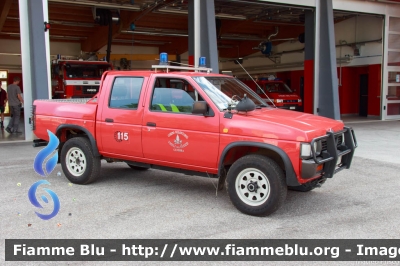 Nissan Pick-Up
Vigili del Fuoco
Distretto di Trento
Corpo Volontario di Cembra (TN)
VF E05 TN
Parole chiave: Nissan Pick-Up VFE05TN