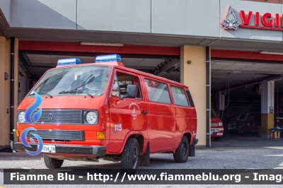 Volkswagen Transporter T3
Vigili del Fuoco
Unione Distrettuale di Fondo
Corpo Volontario di Fondo (TN)
allestimento Brandshutz
ex ambulanza riallestito a carro aria
dal Corpo di Fondo
VF E94 TN
Parole chiave: Volkswagen Transporter_T3 VFE94TN