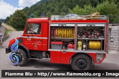 Mercedes-Benz Unimog U100L
Vigili del Fuoco
Distretto della Val Di Sole
Corpo Volontario di Commezzadura (TN)
allestimento Fulmix
VF F07 TN
Parole chiave: Mercedes-Benz Unimog_U100L VFF07TN