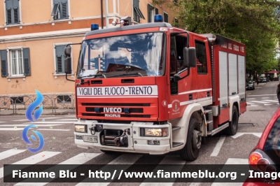 Iveco EuroCargo 120E23 I serie
Vigili del Fuoco
Corpo permanente di Trento
Allestimento Iveco Magirus
VF F25 TN
Parole chiave: Iveco EuroCargo_120E23_Iserie VFF25TN