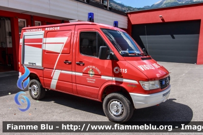 Mercedes Benz Sprinter 4x4 I serie
Vigili del Fuoco
Unione Distrettuale di Fiemme
Corpo Volontario di Predazzo (TN)
allestimento Bai-Tecnica
VF F77 TN
Parole chiave: Mercedes_Benz Sprinter_4x4_Iserie VFF77TN