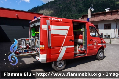 Mercedes Benz Sprinter 4x4 I serie
Vigili del Fuoco
Unione Distrettuale di Fiemme
Corpo Volontario di Predazzo (TN)
allestimento Bai-Tecnica
VF F77 TN
Parole chiave: Mercedes_Benz Sprinter_4x4_Iserie VFF77TN