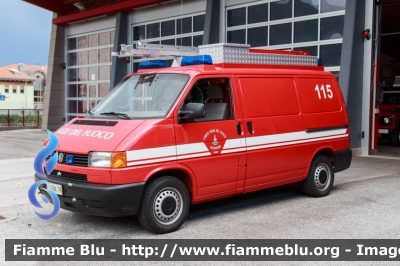 Volkswagen Transporter T4
Vigili del Fuoco
Distretto di Trento
Corpo Volontario di Cembra (TN)
VF F84 TN
Parole chiave: Volkswagen Transporter_T4 VFF84TN