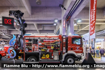 Man TGM 13.290 4x4 III serie
Vigili del Fuoco
Unione Distrettuale Bolzano - Bezirksverband Bozen
Corpo Volontario di San Michele Appiano
- Freiwillige Feuerwehr Saint Michael Eppan (BZ)
Allestimento Kofler con gru Effer
VF FW 3CS
Parole chiave: Man TGM_13.290_4x4_IIIserie VFFW3CZ Civil_Protect-2018