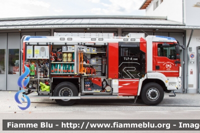 Man TGM 16.340 4x4 III serie
Vigili del Fuoco
Unione Distrettuale Bassa Val Pusteria
Corpo Volontario di Stegona (BZ)
Freiwillige Feuerwehr Stegen
Allestimento Rosenbauer
VF FW 3CZ
Parole chiave: Man TGM_16.340_4x4_IIIserie VFFW3CZ