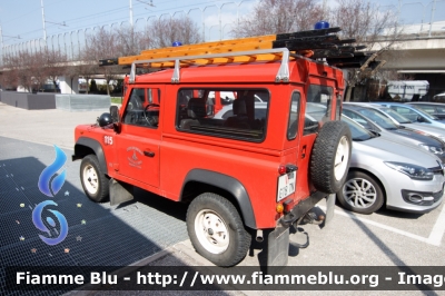 Land-Rover Defender 90
Vigili del Fuoco
Unione Distrettuale delle Giudicarie
Corpo Volontario di Bolbeno-Zuclo (TN)
VF G18 TN
Parole chiave: Land-Rover Defender_90 VFG18TN