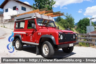 Land Rover Defender 90
Vigili del Fuoco
Distretto di Fiemme
Corpo Volontario di Carano (TN)
VF G48 TN
Parole chiave: Land_Rover Defender_90 VFG48TN