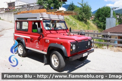 Land Rover Defender 90
Vigili del Fuoco
Distretto di Fiemme
Corpo Volontario di Carano (TN)
VF G48 TN
Parole chiave: Land_Rover Defender_90 VFG48TN