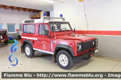 Land Rover Defender 90
Vigili del Fuoco
Distretto di Fiemme
Corpo Volontario di Carano (TN)
VF G49 TN
Parole chiave: Land_Rover Defender_90 VFG49TN