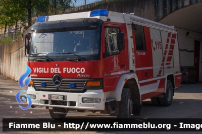 Mercedes-Benz Atego 1328 4x4 I serie
Vigili del Fuoco
Unione distrettuale di Cles
Corpo Volontario di Livo (TN)
allestimento Rosenbauer
VF G83 TN
Parole chiave: Mercedes-Benz Atego_1328_4x4_Iserie VFG83TN