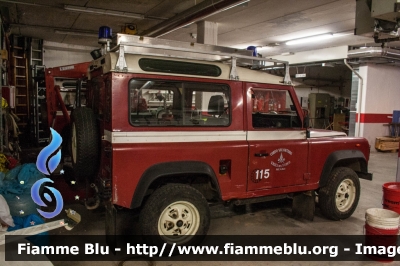 Land Rover Defender 90
Vigili del Fuoco
Distretto di Trento
Corpo Volontario di Meano (TN)
VF H23 TN
Parole chiave: Land-Rover Defender_90 VFH23TN