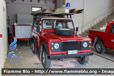 Land Rover Defender 90
Vigili del Fuoco
Distretto di Fiemme
Corpo Volontario di Moena (TN)
VF J42 TN
Parole chiave: Land_Rover Defender_90 VFJ24TN