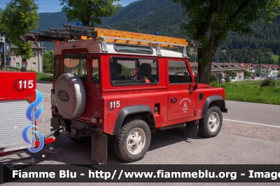 Land-Rover Defender 90
Vigili del Fuoco
Distretto della Val Di Sole
Corpo Volontario di Croviana (TN)
VF J94 TN
Parole chiave: Land-Rover Defender_90 VFJ94TN