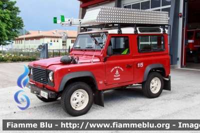 Land Rover Defender 90
Vigili del Fuoco
Distretto di Trento
Corpo Volontario di Cembra (TN)
VF K59 TN
Parole chiave: Land_Rover Defender_90 VFK59TN