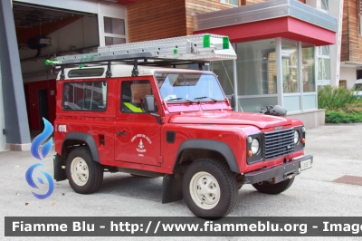 Land Rover Defender 90
Vigili del Fuoco
Distretto di Trento
Corpo Volontario di Cembra (TN)
VF K59 TN
Parole chiave: Land_Rover Defender_90 VFK59TN