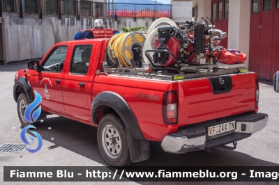 Nissan Navara II serie
Vigili del Fuoco
Unione distrettuale di Mezzolombardo
Corpo Volontario di Denno (TN)
VF Z44 TN
Parole chiave: Nissan Navara_II_serie VFZ44TN