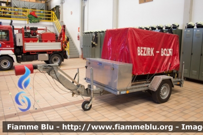 Carrello
Vigili del Fuoco
Unione Distrettuale Bolzano
Bezirksverband Bozen
Corpo Volontario di Laives (BZ)
Freiwillige Feuerwehr Leifers
VFr 2FRBZ
Parole chiave: Carrello VFr2FRBZ