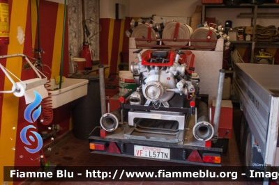 Carrello
Vigili del Fuoco
Unione distrettuale di Mezzolombardo
Corpo Volontario di Cavedago (TN)
VFr L57 TN
Parole chiave: Carrello VFrL57TN